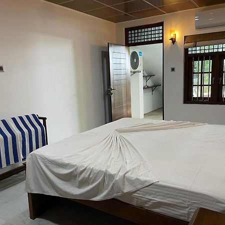 Blue Ocean Residence Induruwa Bagian luar foto