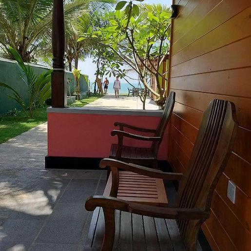 Blue Ocean Residence Induruwa Bagian luar foto