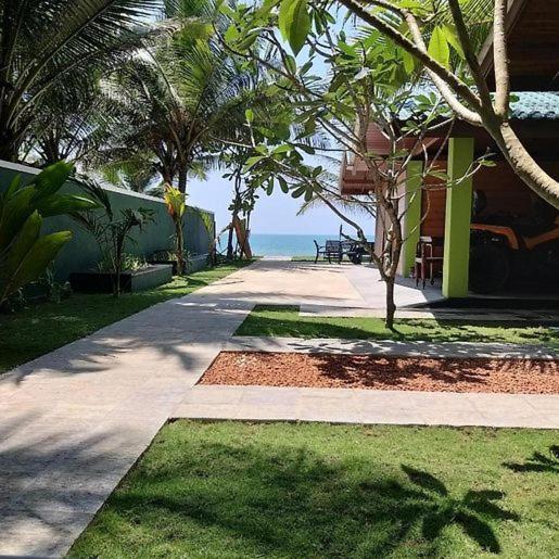 Blue Ocean Residence Induruwa Bagian luar foto