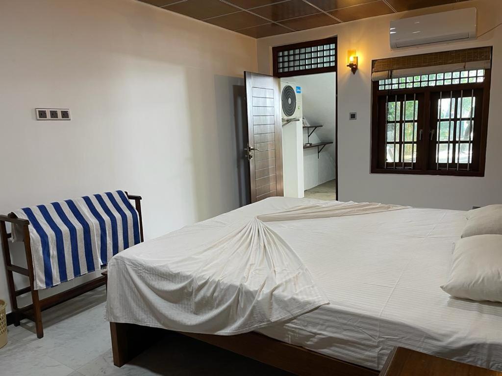 Blue Ocean Residence Induruwa Bagian luar foto